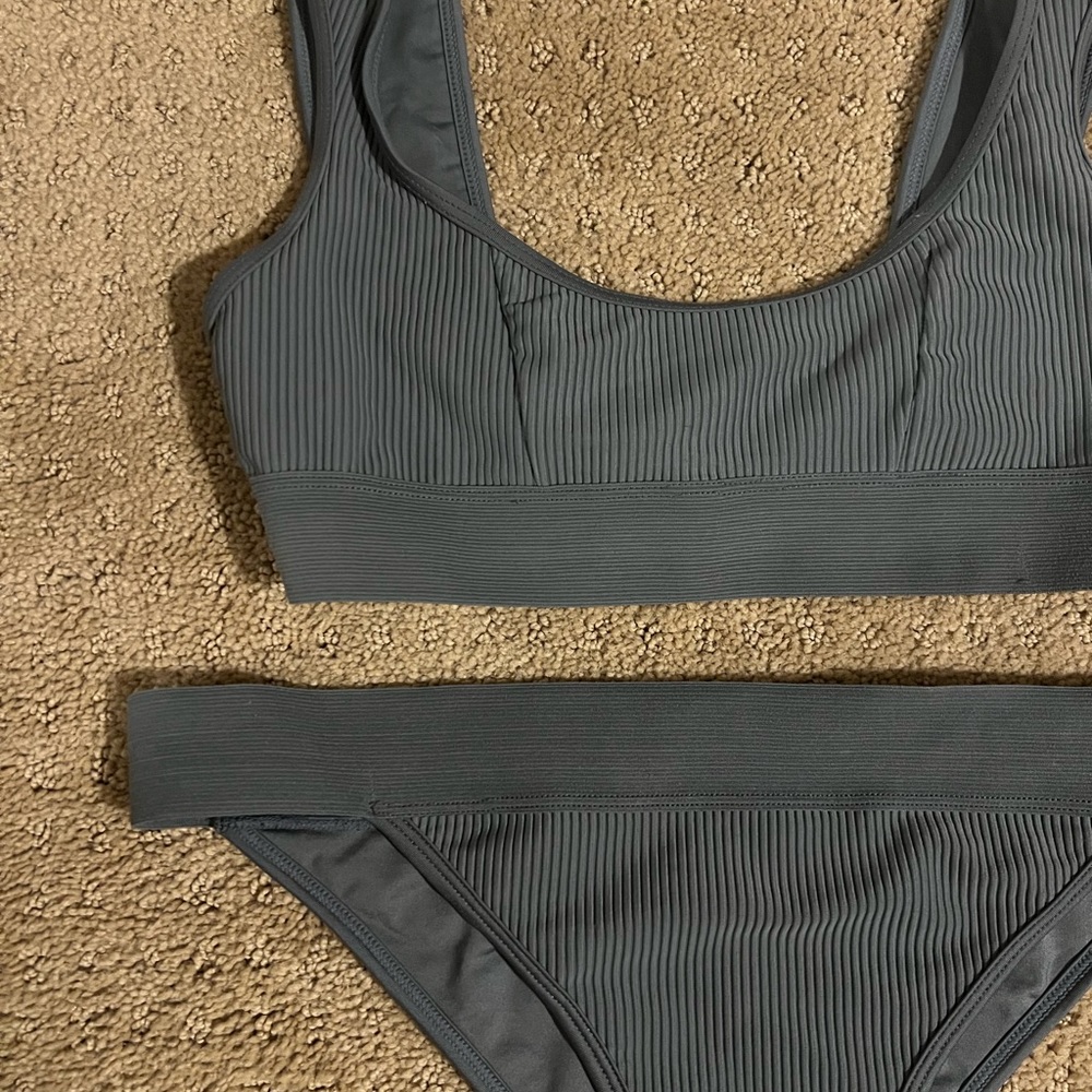 Frankie’s Ribbed Bikini - Picture 2 of 4